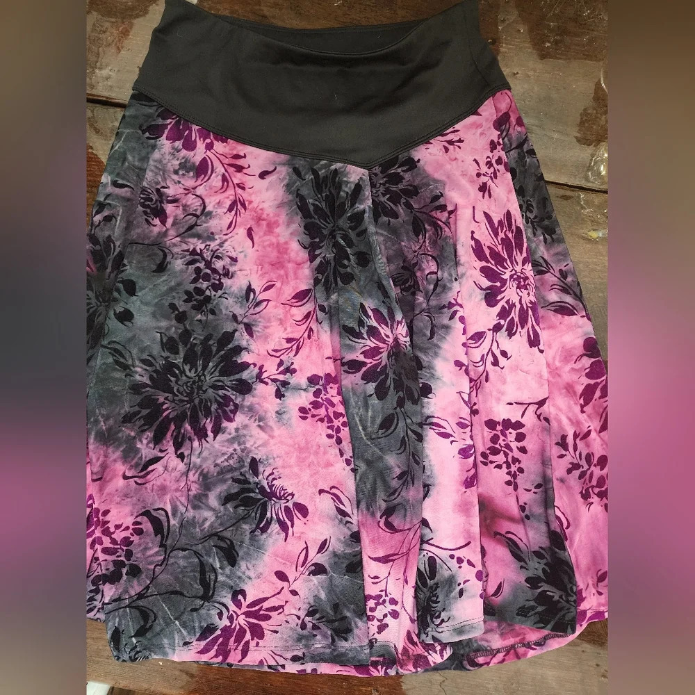 #075 DressBarn Small Knee Length Pull On Skirt Size Small
